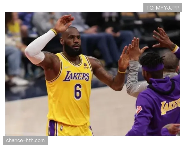 沃克关键表现助球队逆转取胜，状态回暖引关注