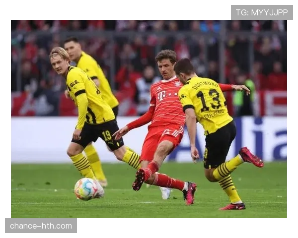 拜仁慕尼黑的控制力下降,本质是中场与防线脱节 拜仁慕尼黑的控制力下降,本质是中场与防线脱节